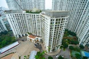 Chi's house-Vinhomes Royal-2Bedroom-Garden view Apartment in Hanoi