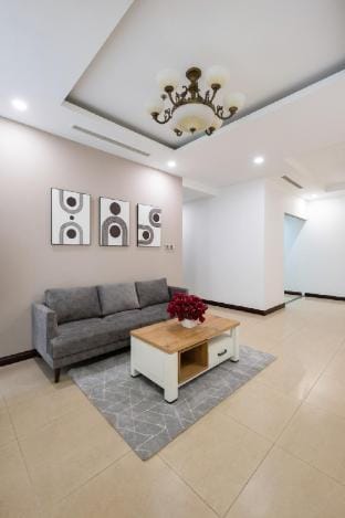 Chi’s house_Vinhomes Royal city_2Bedroom_Pool view Apartment in Hanoi