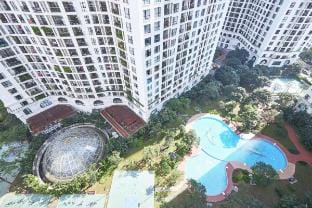 Royal City 2BR | Pool & Green Garden View Vacation rental in Hanoi