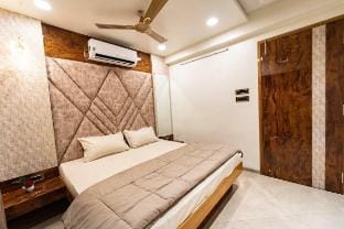 Luxury 3.5BHK Villa With Pool & Hot Jacuzzi Vacation rental in Lonavla