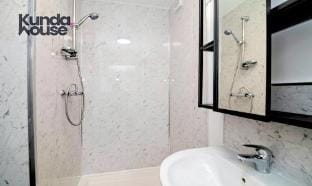 Modern house near Birmingham City Centre Vacation rental in Metropolitan Borough of Solihull