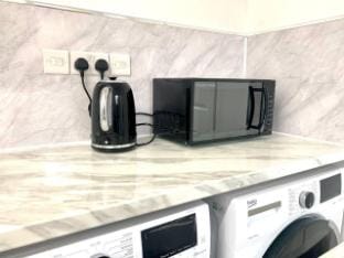 Large spacious rooms near city Centre Bed and Breakfast in Metropolitan Borough of Solihull