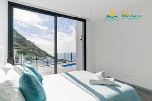 Great modern villa A/C, sea-view | Calheta Charm Villa in Madeira District