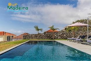 Stylish villa, sunny Calheta | Calheta Heights Villa in Madeira District
