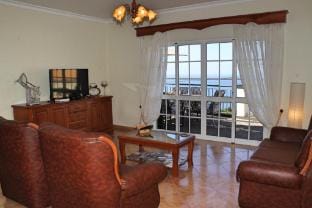 Large house, sunny Calheta | Casa Vista Bela Villa in Madeira District