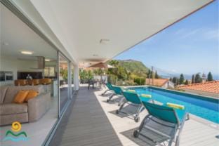 Modern villa in Calheta, A/C, Pool | Arco Sun Villa in Madeira District