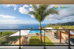 Quality tranquil villa with sea-view | OceanScape Villa in Madeira District