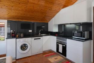 Tranquil countryside 2-bed apt |Prazeres Paradise Apartment in Madeira District