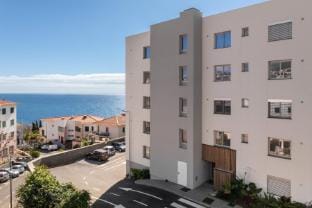 Premium apartment panoramic seaview |AtlanticFrame Apartment in Câmara De Lobos