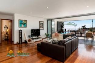 Spacious Villa With Games Room, Sauna | Sol e Mar Villa in Caniço