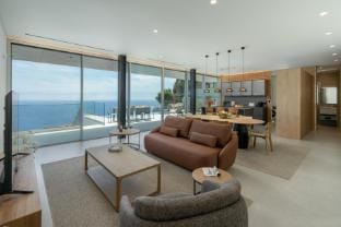 Superb Top Luxury Villa|GrandView Cristo Rei Villa in Caniço