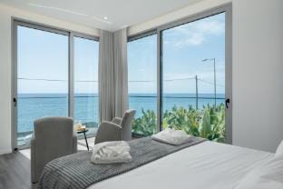 Premium villa on the Madalena seafront|BeachFront Villa in Madeira District