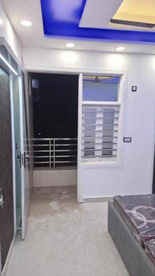 Aura Stays | 2BHK Premium Stay In Mohan Garden Apartment in Delhi