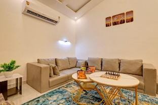 Alaya Stays Saroja Farm W/ Pvt Pool | Pet-friendly Villa in Noida