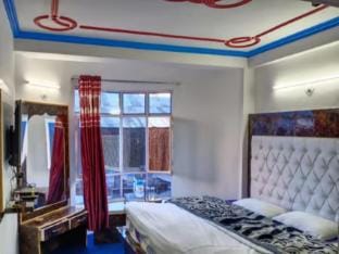 Neelpritam Homestay Manali Himachal Pradesh Vacation rental in Manali
