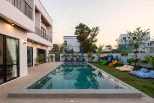Blanc Smith Private Villa Villa in Krong Siem Reap