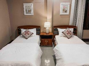 Whole lux.Villa 4BR/1StR, 5BA,2Balc.&Garden Area Villa in Luang Prabang
