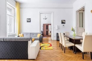 Central 10 – Group Edition Apartment in Budapest