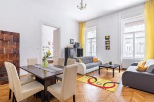 Central 10 – Group Edition Apartment in Budapest