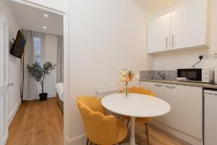 Nestio | Little Venice Studios! Apartment in City of Westminster