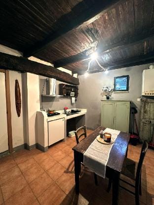 tiny house in the heart of the medieval village. Apartment in Umbria