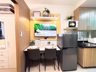 Luna Lux l Wifi+ Netflix I SHORE 2 B02-0606 Hotel in Pasay