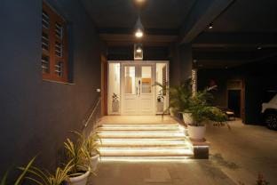 Luxury 3BR Stay • Central Jaipur • Walk to Market Vacation rental in Jaipur