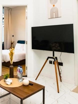 Prime Masdar City 1BR, Near Airport & Yas Island Apartment in Abu Dhabi