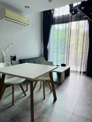 Utopia Naiharn Loft Apartment in Rawai