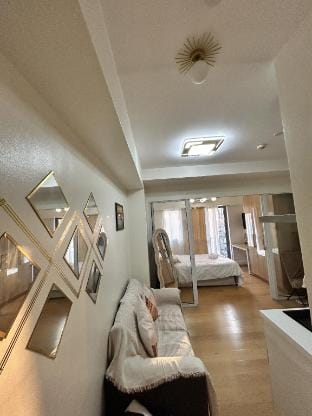 Roomi Stays Acqua Residences Hotel in Mandaluyong