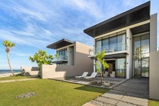 3BDR Beachfront Villa 5-start Resort Private Beach Vacation rental in Hoa Hai