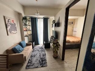 Cozy Place 306 | 1BR Balcony, Netflix, Pool Access Apartment in Muntinlupa