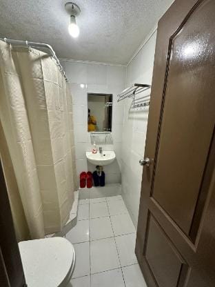 Tinzel Homes Apartment in Paranaque
