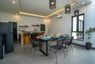Berawa 3 BR Private Pool Night Light Villa Villa in North Kuta