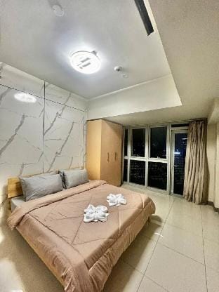 Rare Cut 177sqm 4BR in Uptown Parksuites 2 BGC Vacation rental in Makati