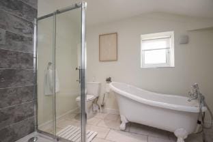 Charming Central Kingston Flat by the River Apartment in Kingston upon Thames