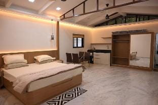 Crystal Water - Pool & Valley Views in Mulshi Vacation rental in Maharashtra