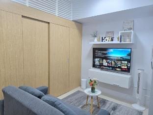 VictoriansHome2 @ The Grass Residences, SM North Bridgeway, MRT & Transport Hub Vacation rental in Quezon City