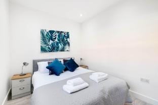 Luxurious 1 Bed Serviced Apt. 01 with Wi-Fi Apartment in Corby