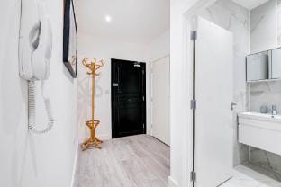 Luxurious 1 Bed Serviced Apt. 02 with Wi-Fi Apartment in Corby
