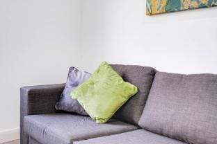 Luxurious 1 Bed Serviced Apt. 03 with Wi-Fi Apartment in Corby