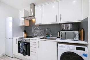 Luxurious 1 Bed Serviced Apt. 04 with Wi-Fi Apartment in Corby