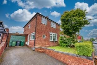 Modern 3 Bedroom 2 Bath House with Parking Vacation rental in Walsall