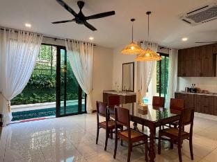 Beach House Waterfront/Pool/Sauna/Hot Jacuzzi/WiFi Vacation rental in Port Dickson