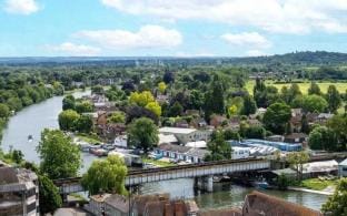 Modern 2Bed | Near Heathrow | Ideal for Work Stays Vacation rental in Staines-upon-Thames