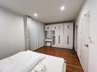 Brand New Corner House – Fully Furnished Vacation rental in Kathu