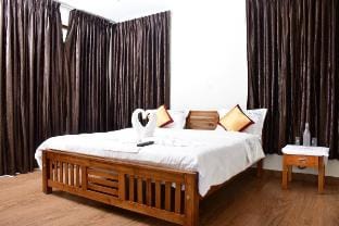 La Fiesta resorts with breath-taking mountain view Vacation rental in Kodaikanal