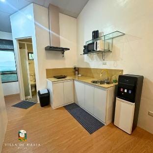 Overlooking loft suite w/ breakfast, wifi, kitchen Villa in Davao City