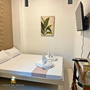 Couple suite w/ breakfast, wifi, heating Villa in Davao City