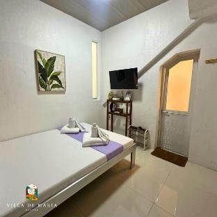 Couple suite w/ breakfast, wifi and heating Villa in Davao City